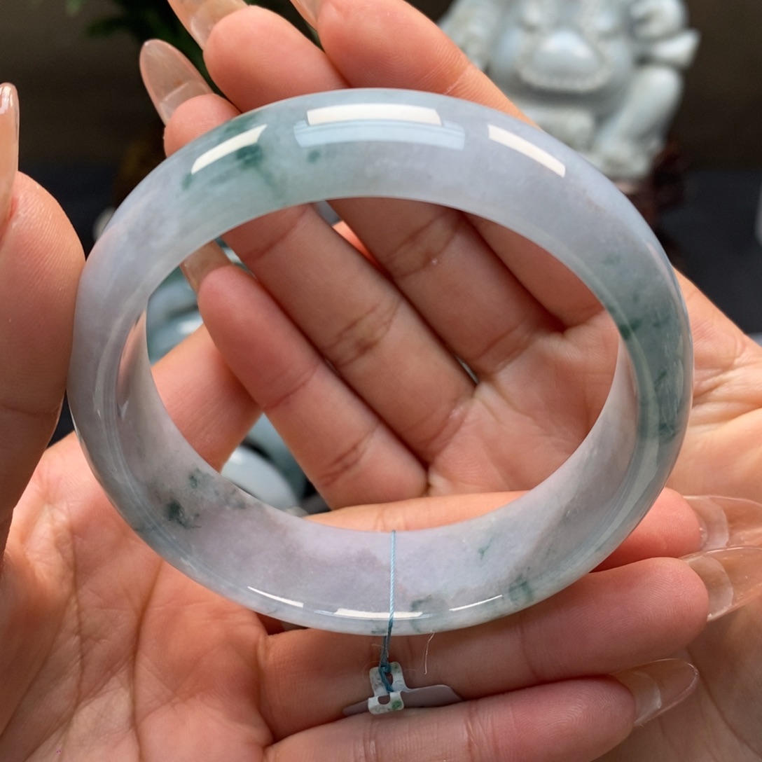 翡翠手镯未镶嵌天然