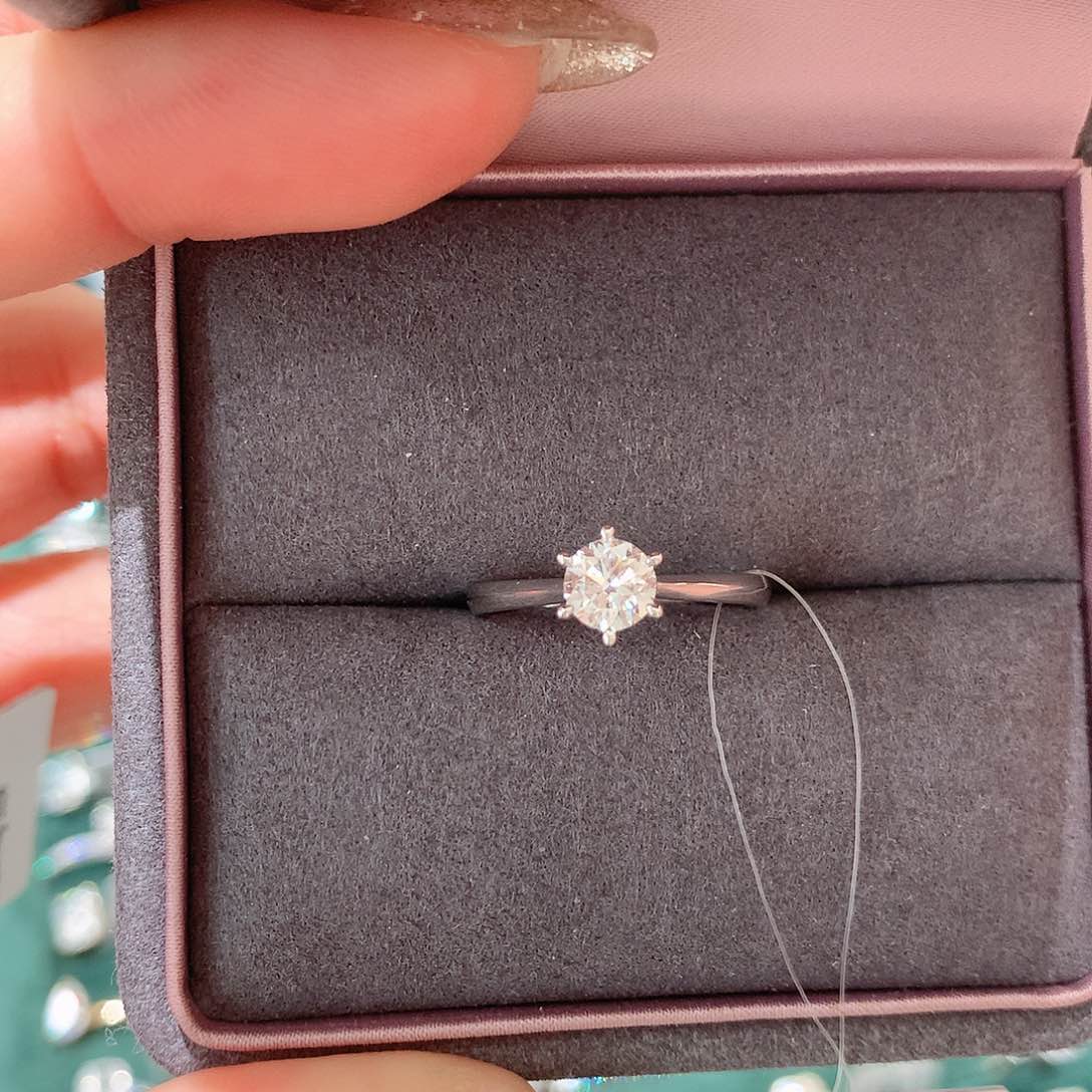 实验室培育钻石18K金镶嵌14圈