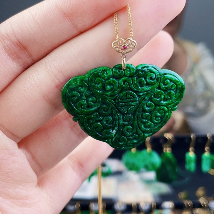 翡翠颈饰18K金镶嵌饰品