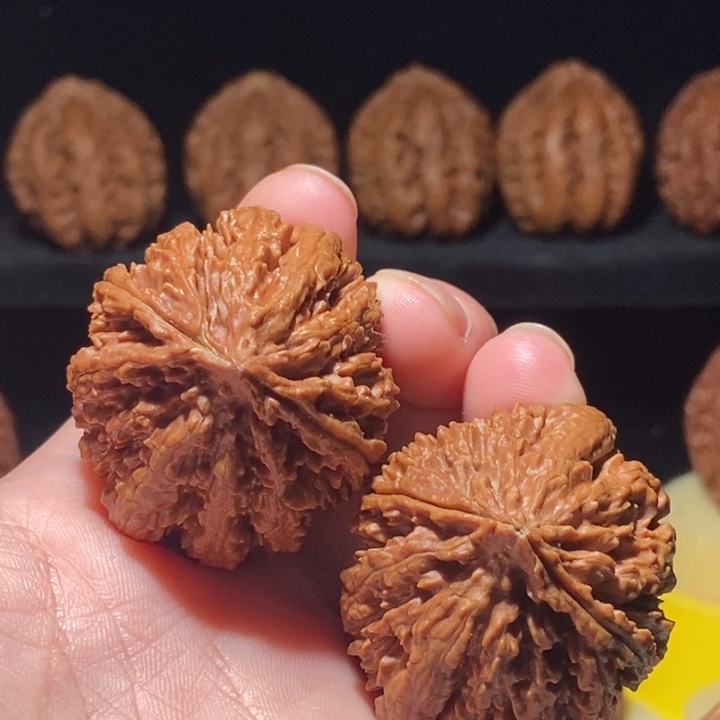 遇***~文玩核桃把件虎头