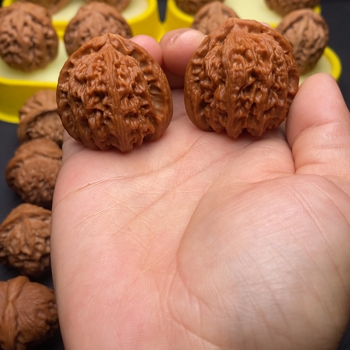 吊坠文玩核桃三角白狮哦