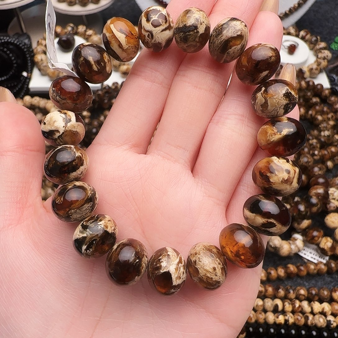 国***薄琥珀未镶嵌手链抚顺琥珀