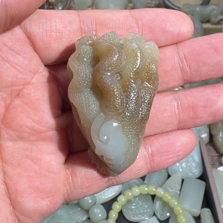 和田玉颈饰未镶嵌