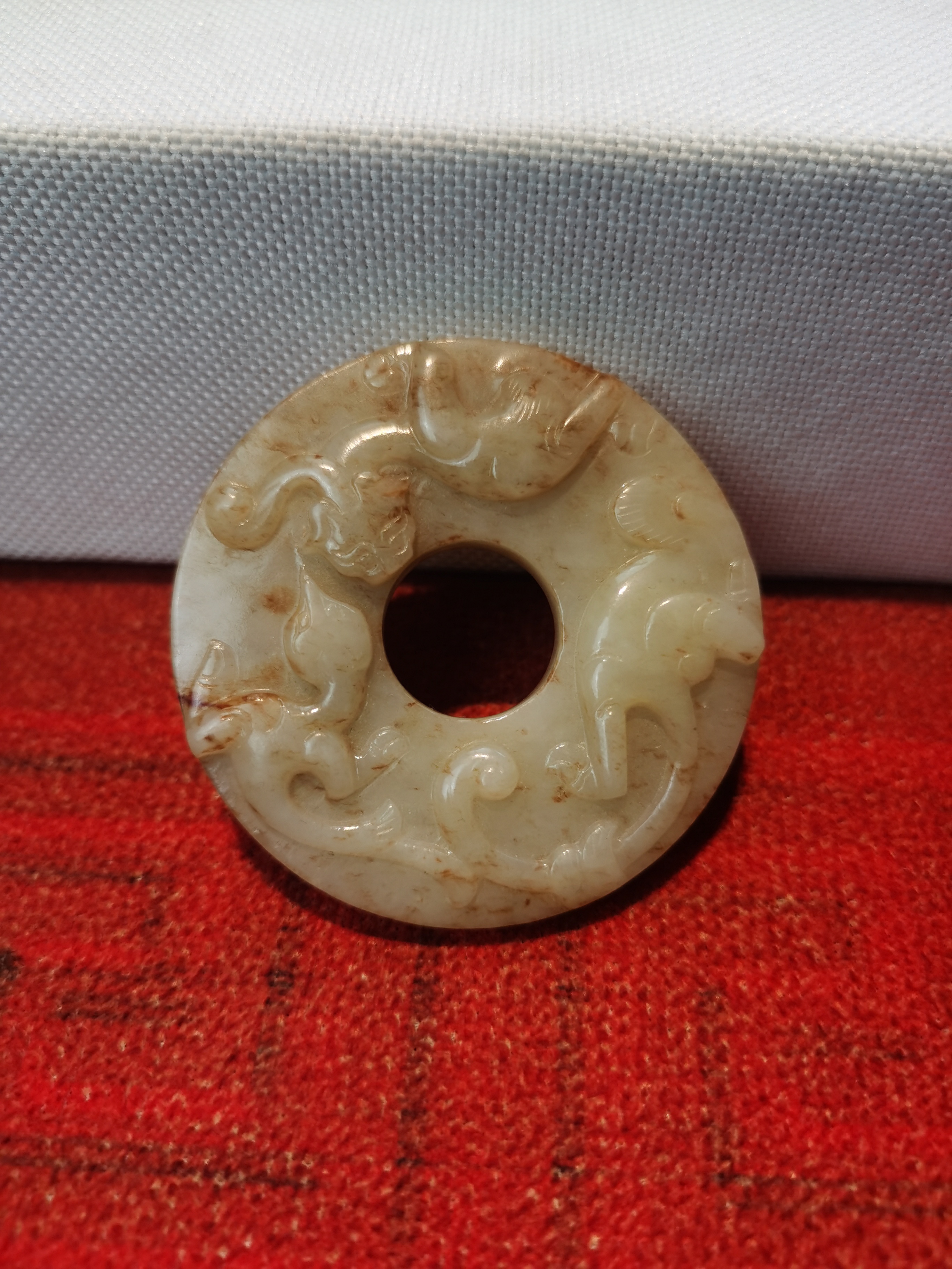 和田玉浮雕玉壁挂件