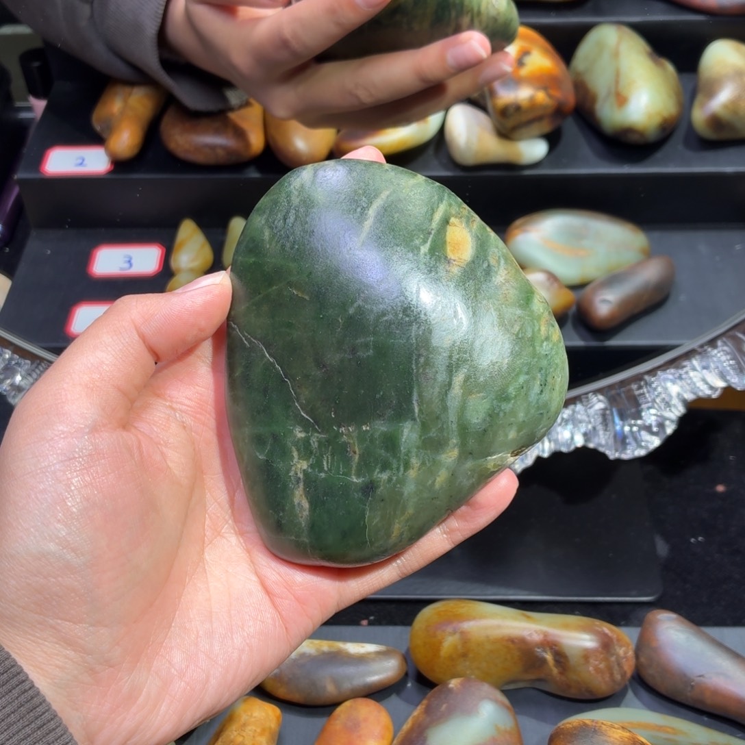 请***演和田玉未镶嵌挂件567.9