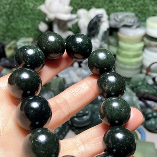 未镶嵌和田玉（糖玉）珠宝半成品