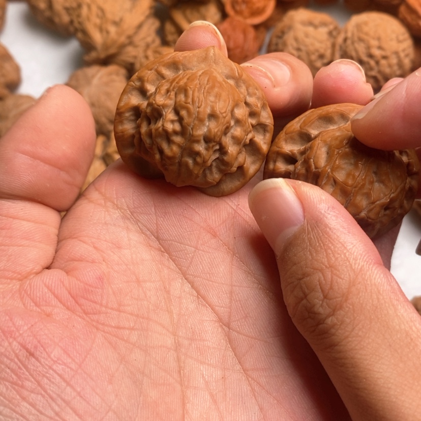 【闪购商品】文玩核桃吊坠北*爸图图