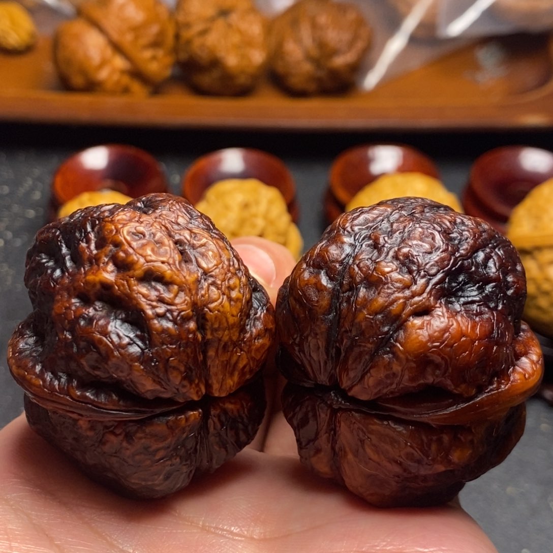 文玩核桃把件N*45尺满阴方尊蛤蟆头