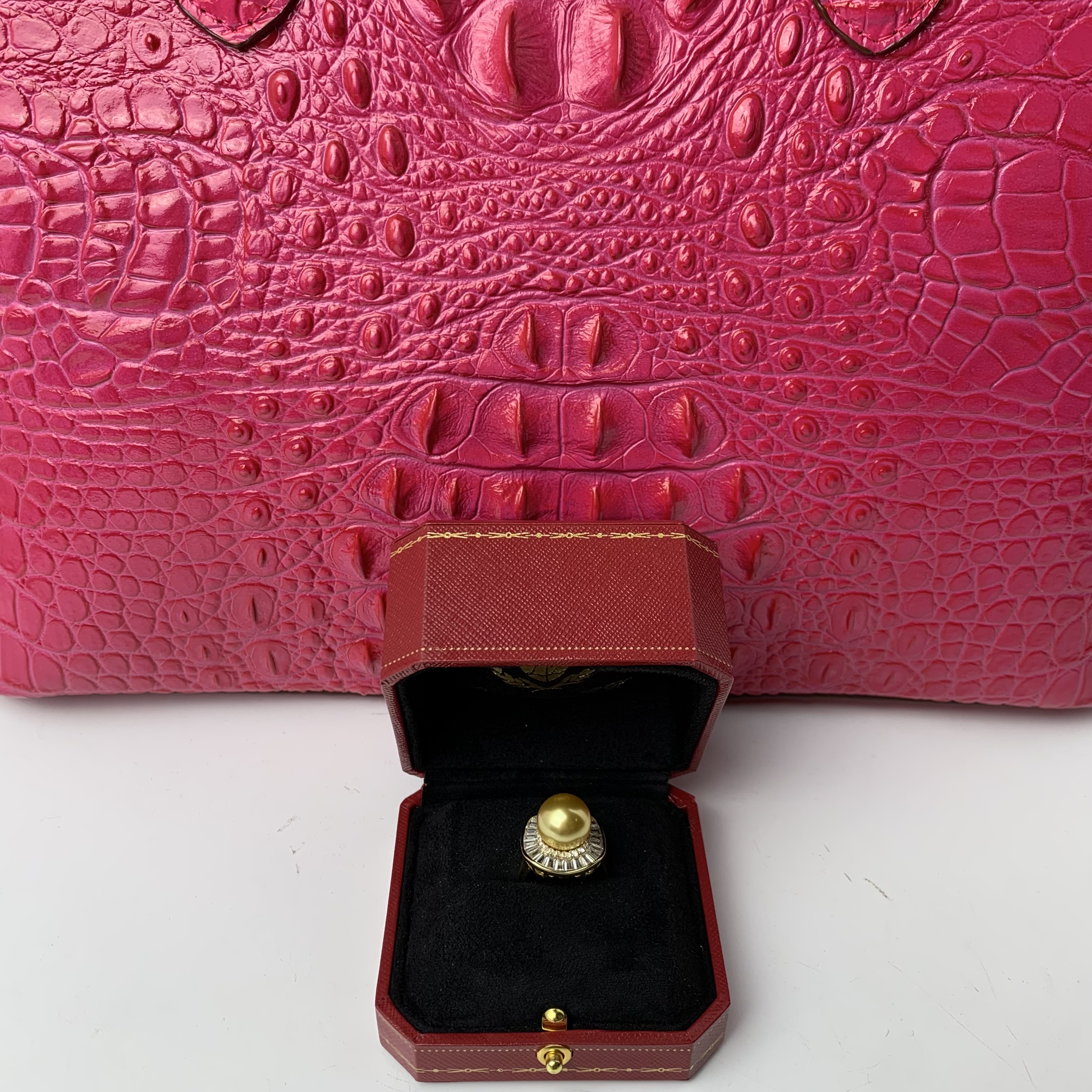 4056【香港联邦】金色气质优雅女士戒指