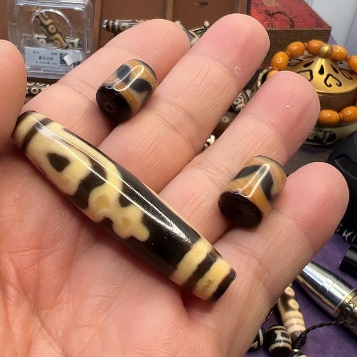 但***程玛瑙/玉髓未镶嵌颈饰