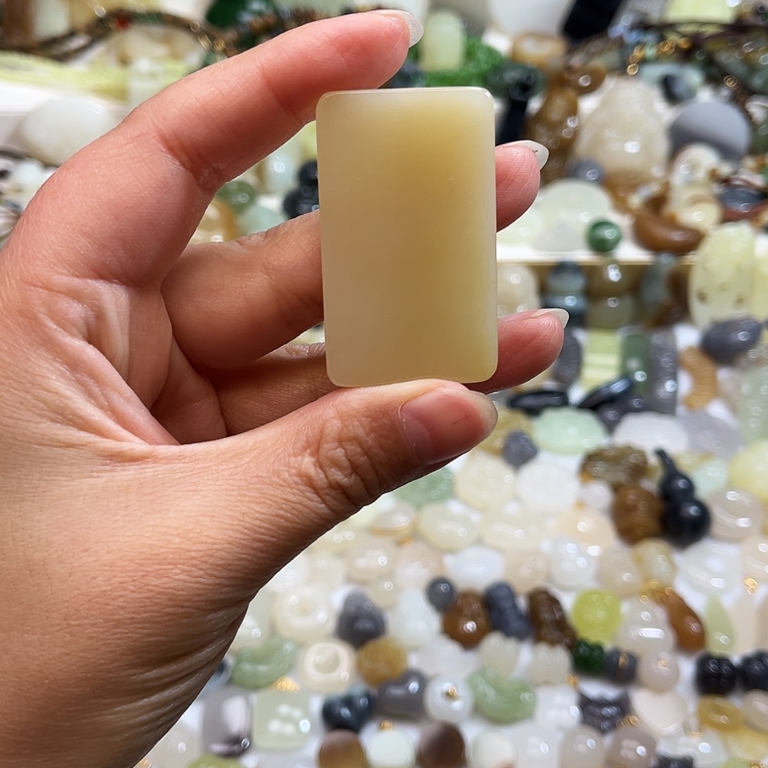 得***然和田玉未镶嵌吊坠(赠链)