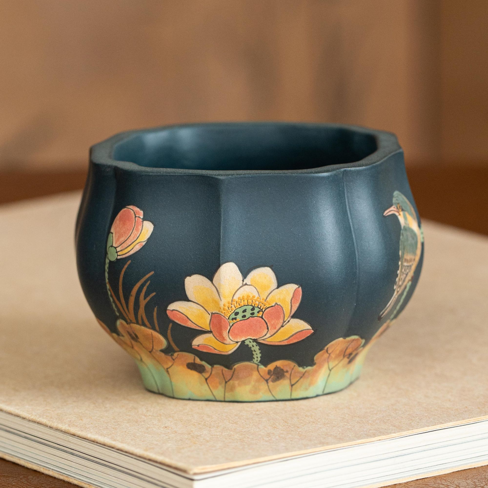 836 宜兴原矿紫砂 苏门答腊青堆绘荷花小鸟主人杯 FSY 150ML左右