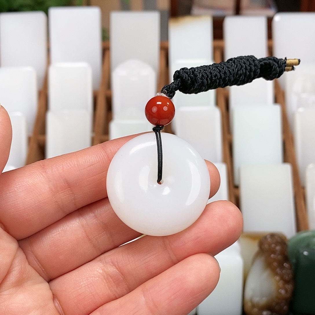 和田玉颈饰未镶嵌