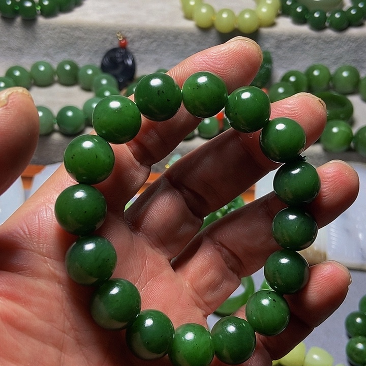 未镶嵌和田玉（碧玉）包链辛*