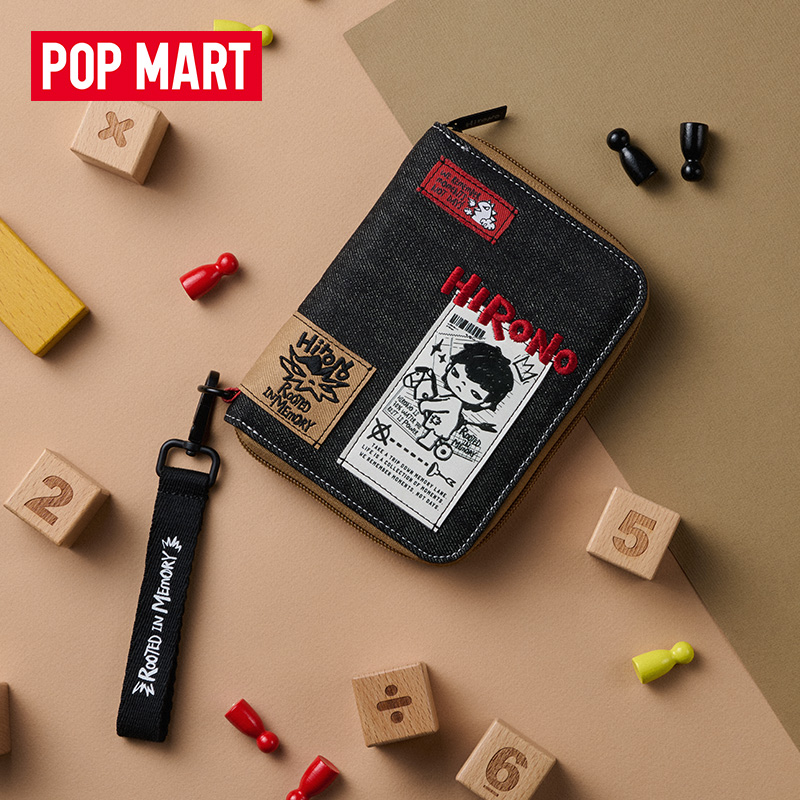 泡泡玛特Hirono回声系列 - 护照包时尚个性