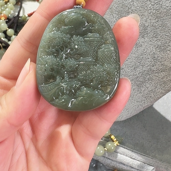 静***月和田玉未镶嵌颈饰