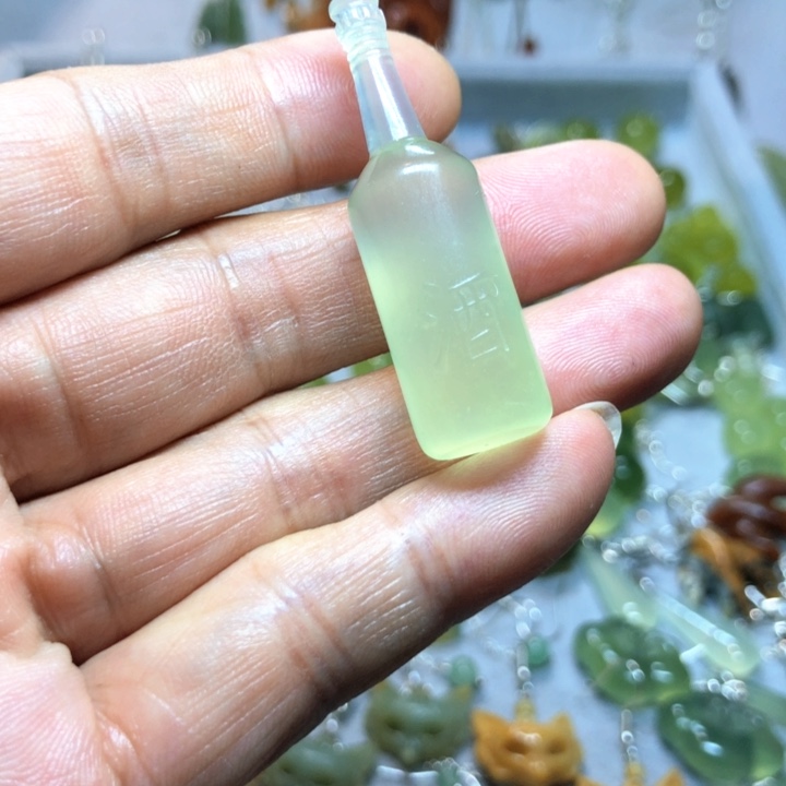 【闪购商品】蛇纹石玉手牌未镶嵌