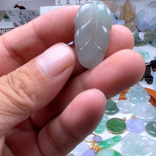 翡翠未镶嵌颈饰翡翠冰叶子