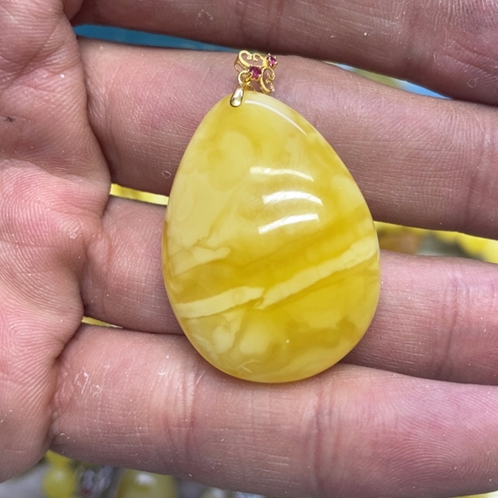 蜜蜡裸石18K金镶嵌吊坠
