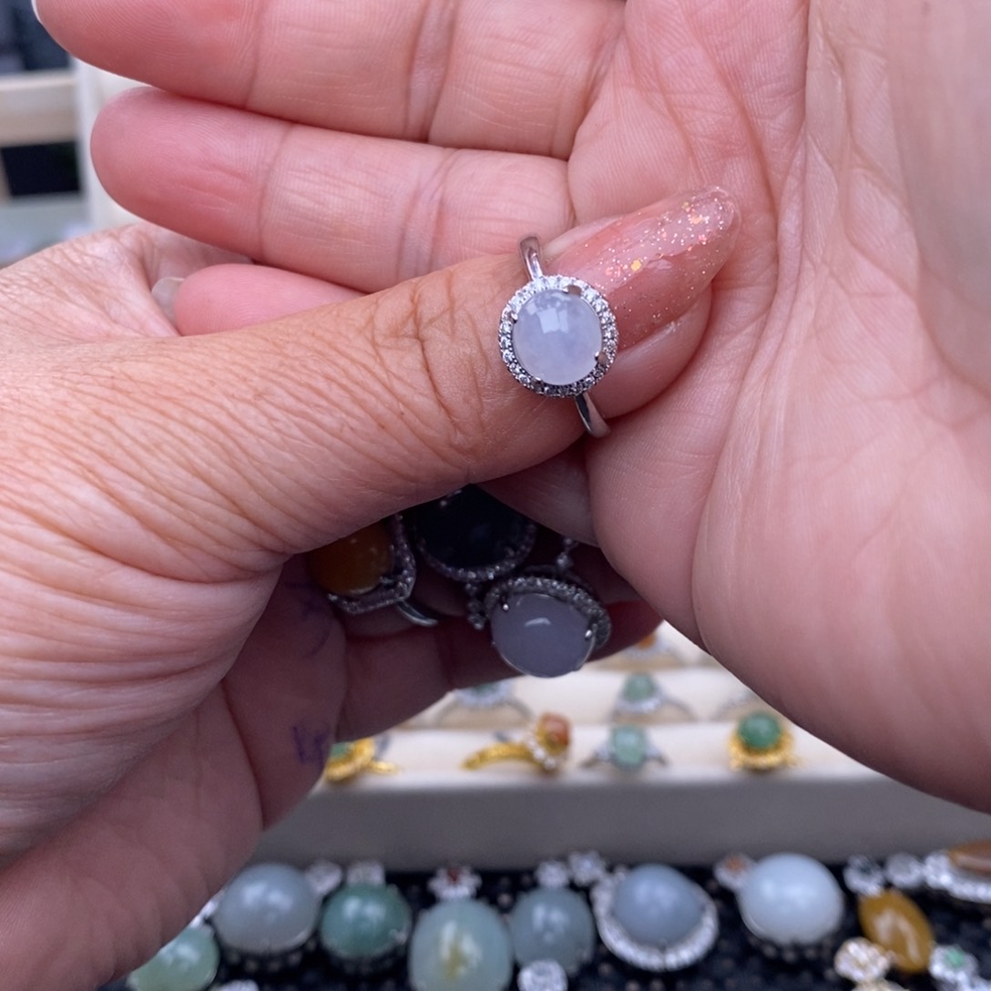 未镶嵌戒指翡翠s****?缅甸　