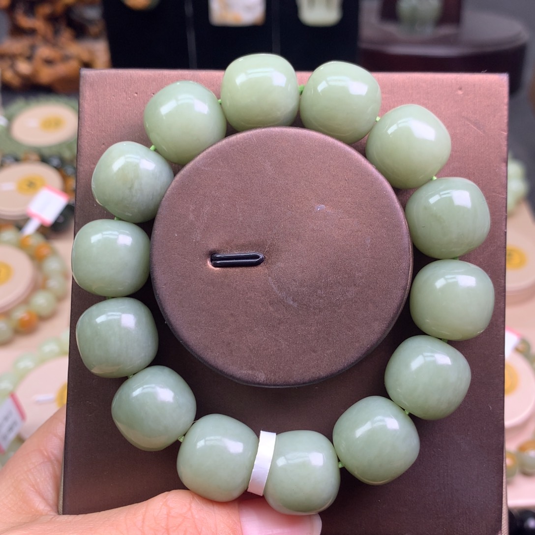 手***9和田玉未镶嵌手链