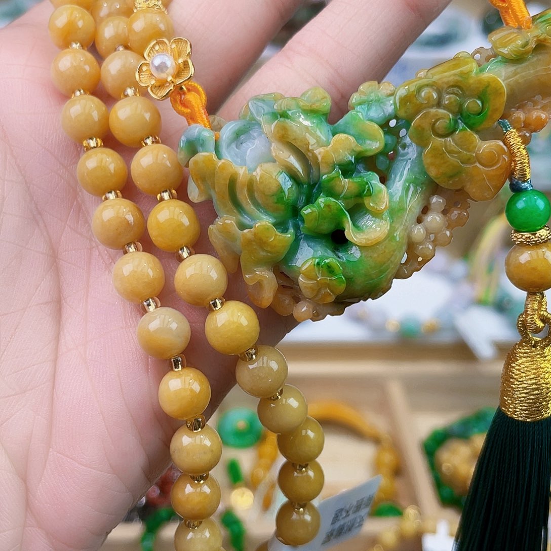 淡***宜翡翠未镶嵌手链吊坠