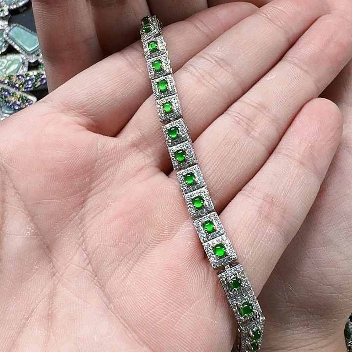 翡翠颈饰未镶嵌天然A货翡翠放漏