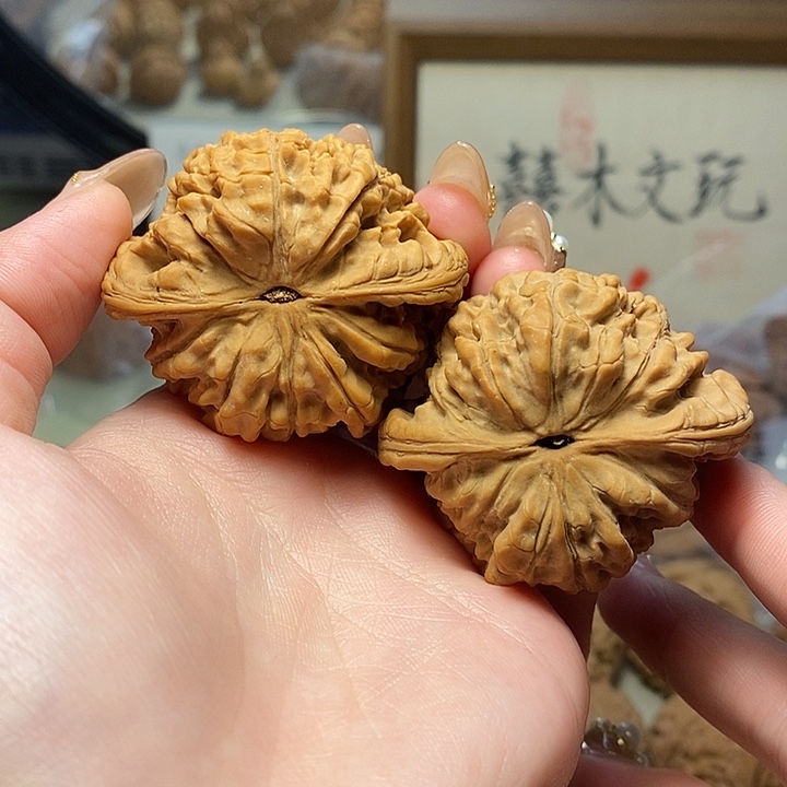 文玩核桃吊坠49龙鼎