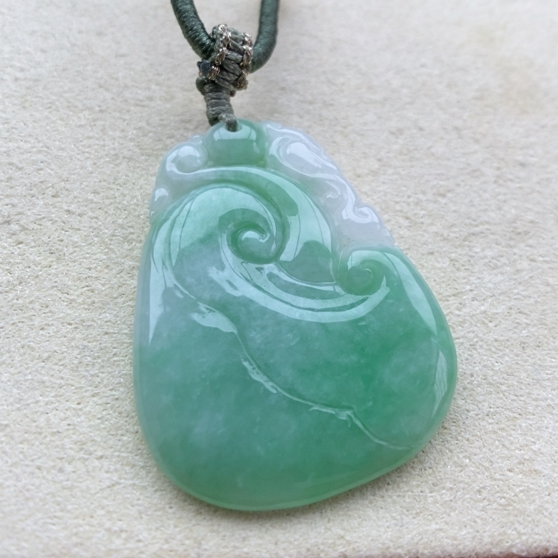 翡翠未镶嵌颈饰吊坠