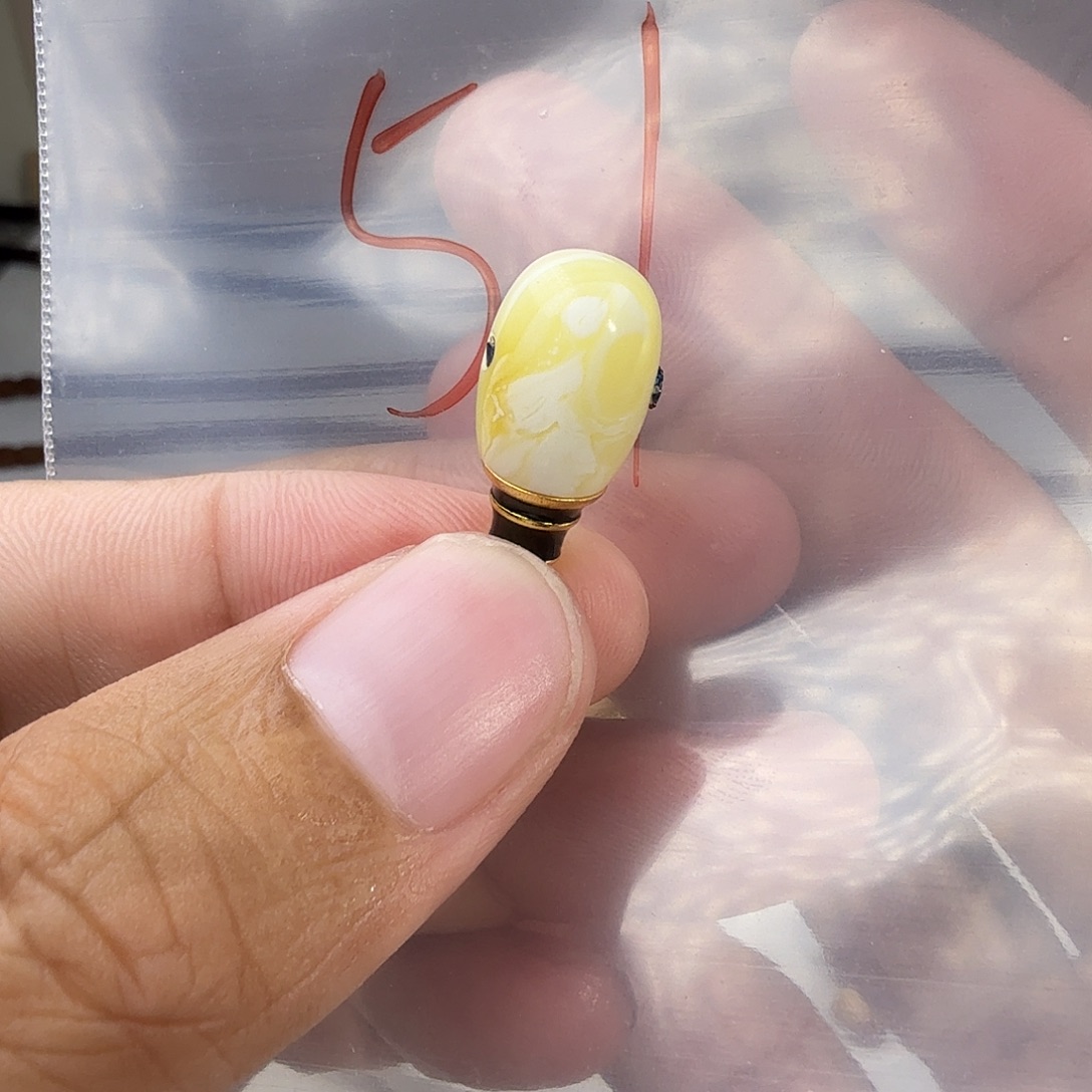 琥珀未镶嵌裸石琥珀