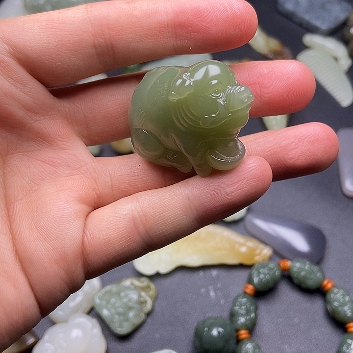 未镶嵌和田玉挂件