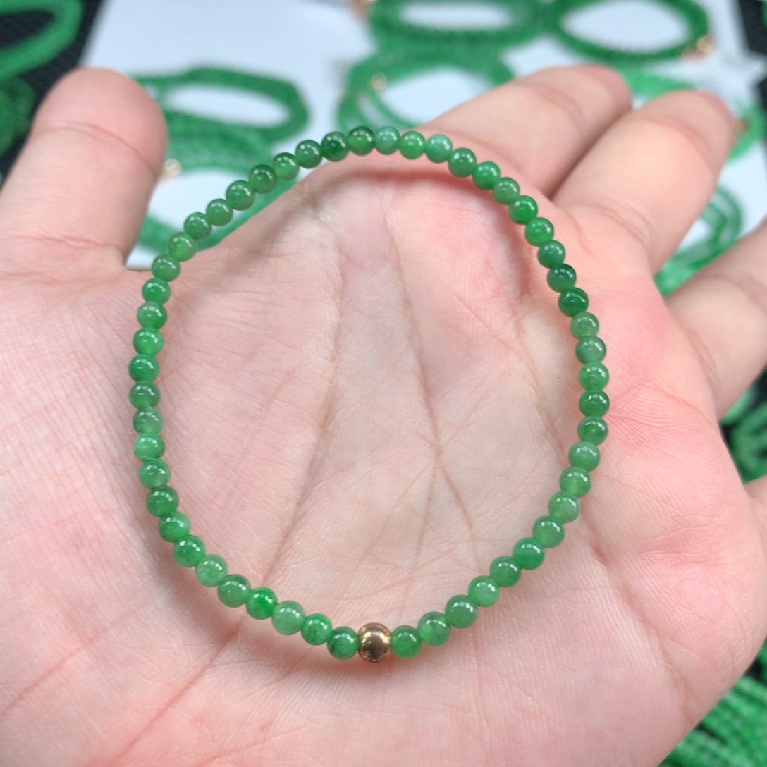 翡翠手链未镶嵌翡翠