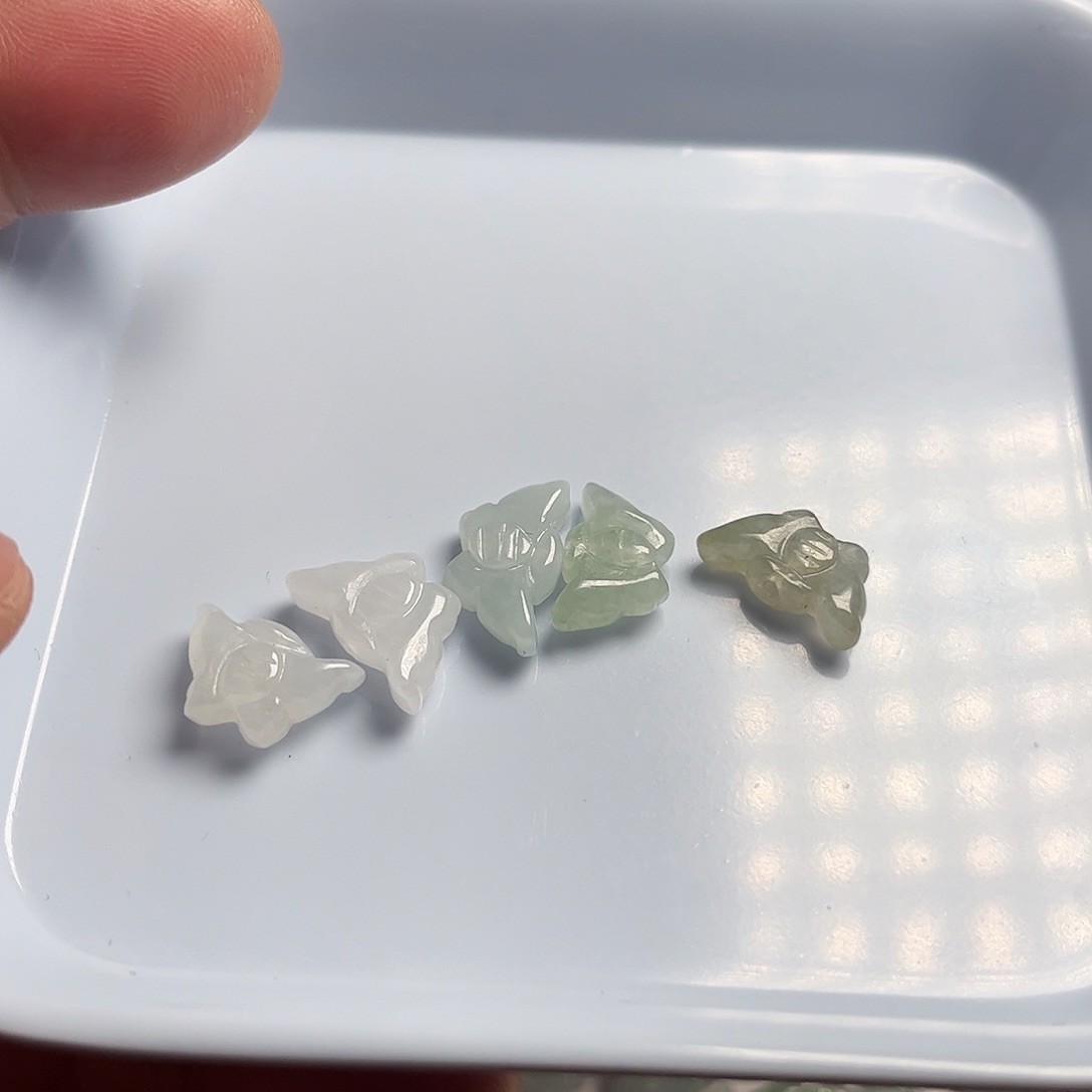 翡翠颈饰未镶嵌天然翡翠