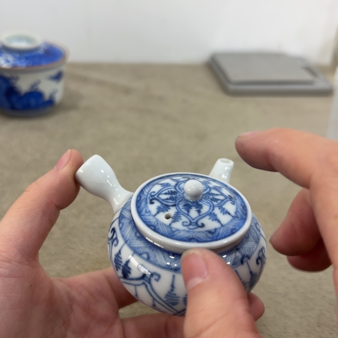 瓷片非常好看漂亮的物品 