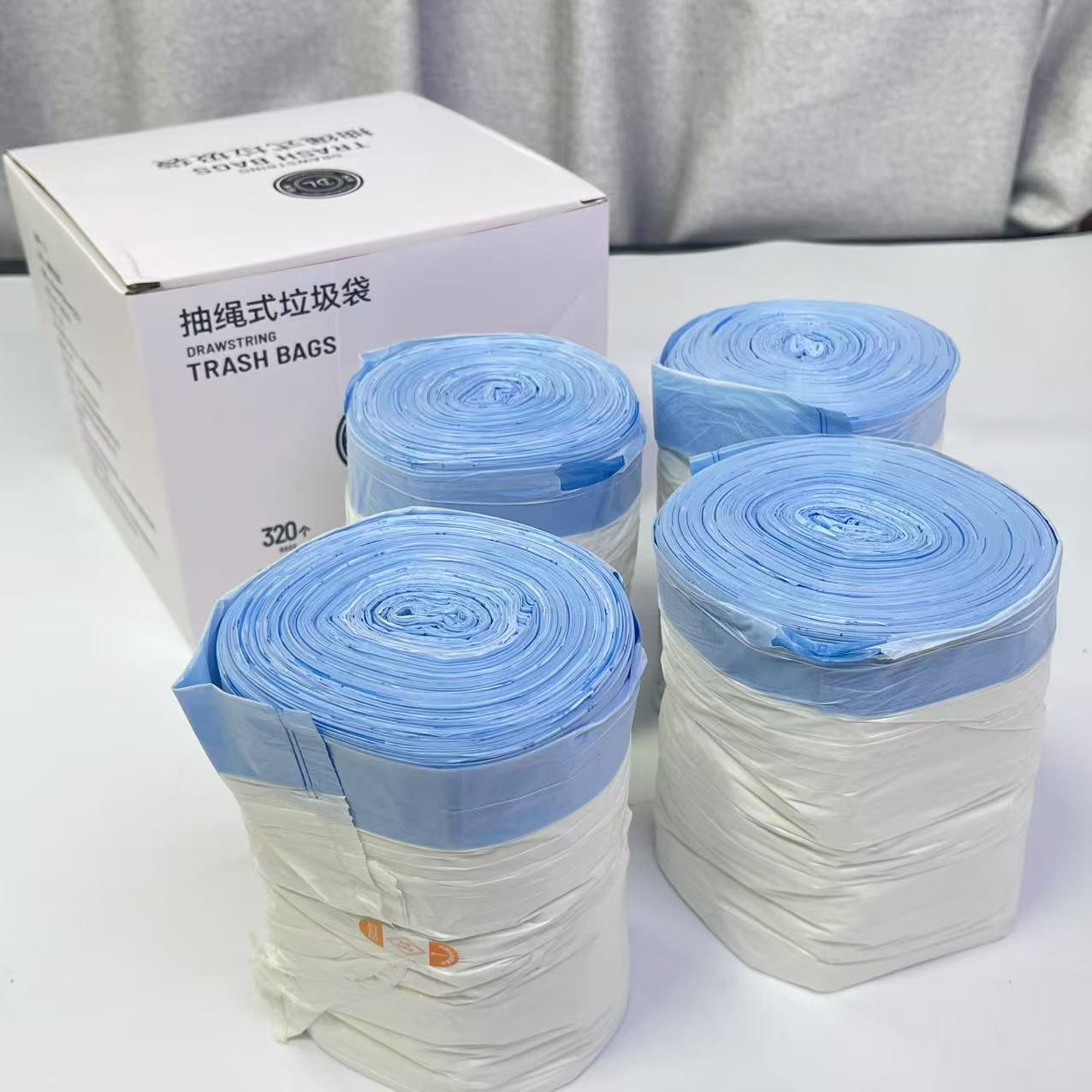 65425  抽绳垃圾袋（320只）