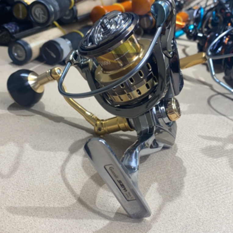 M2000-7000全金属路亚纺车轮适合泛用远投，淡水海水矶钓路亚路滑
