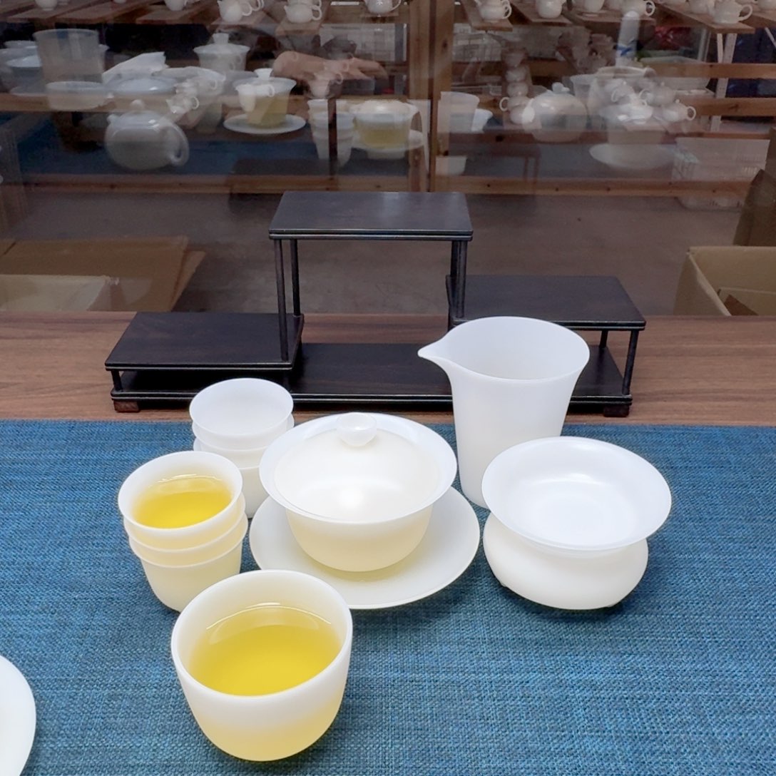 素烧薄胎璞玉冰种