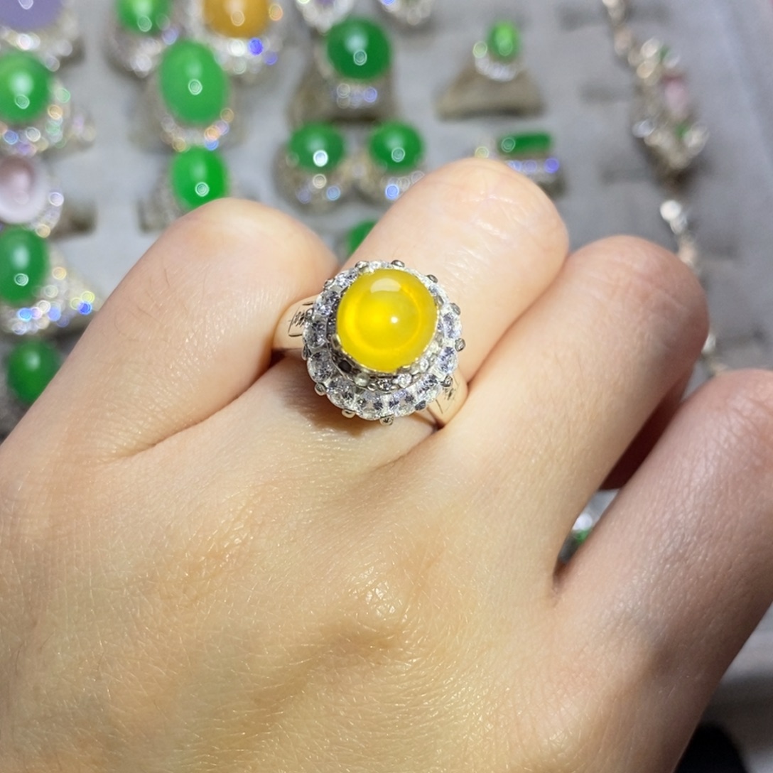 定制翡翠未镶嵌黄翡戒指