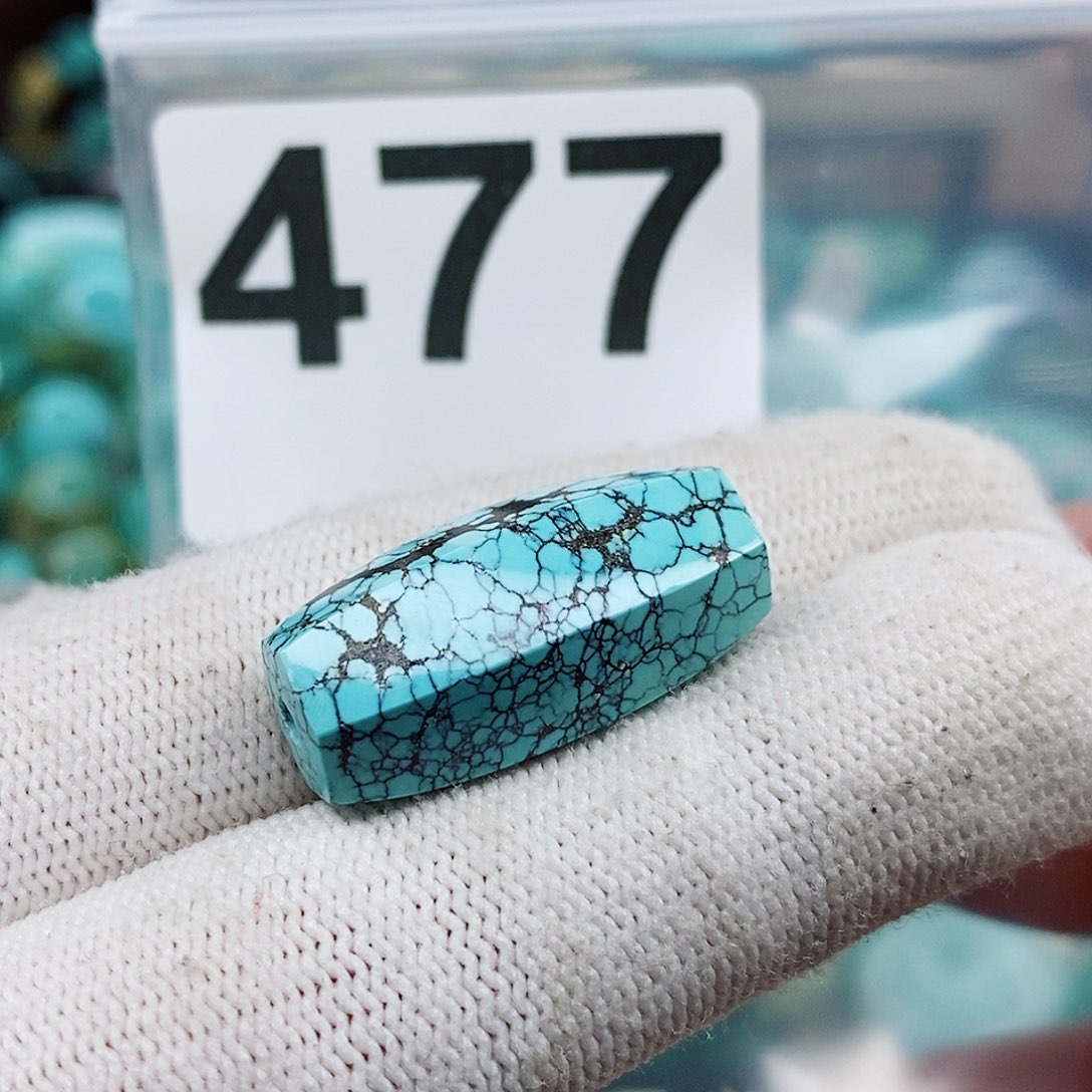 绿松石颈饰未镶嵌