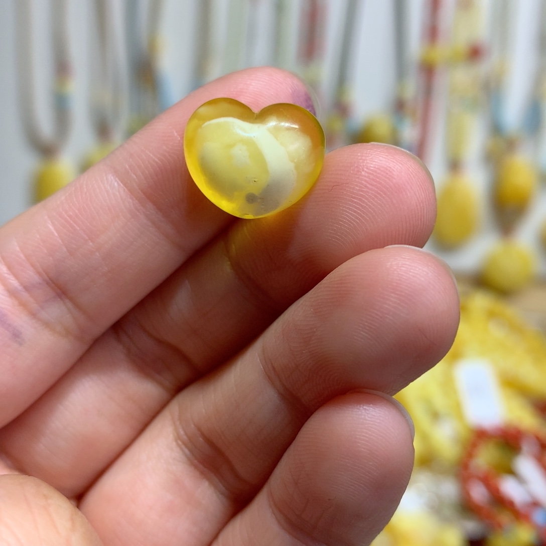 蜜蜡未镶嵌裸石特价微瑕