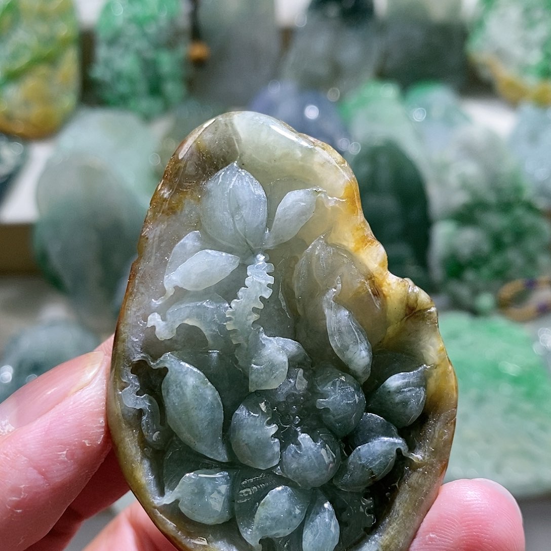 【闪购商品】翡翠颈饰未镶嵌1111111111