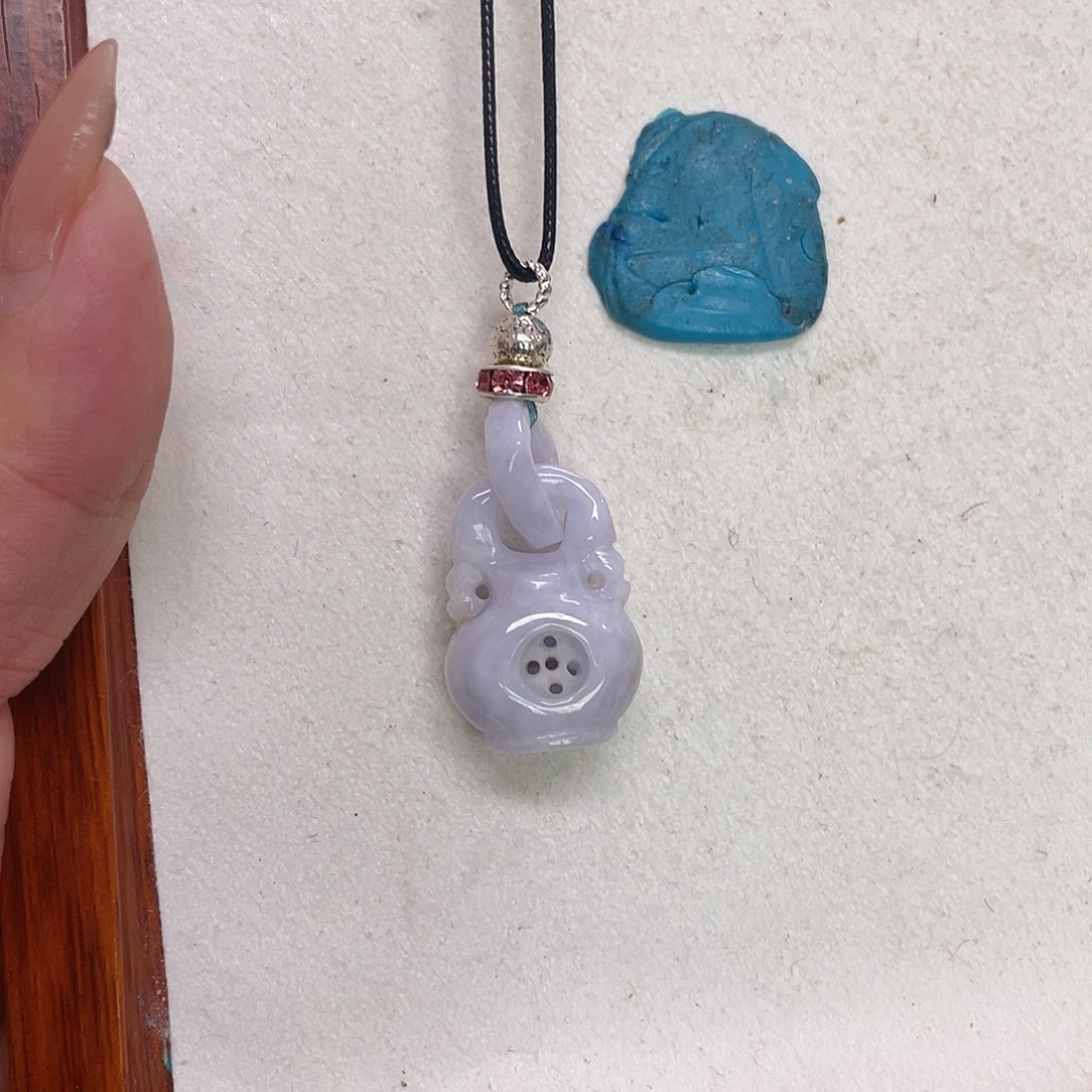 翡翠未镶嵌颈饰紫宝瓶吊坠