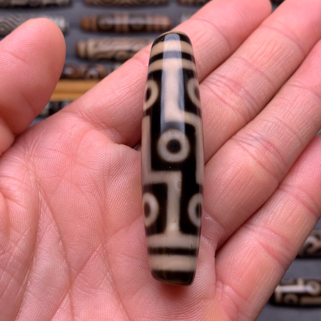 玛瑙/玉髓颈饰未镶嵌铁**尹