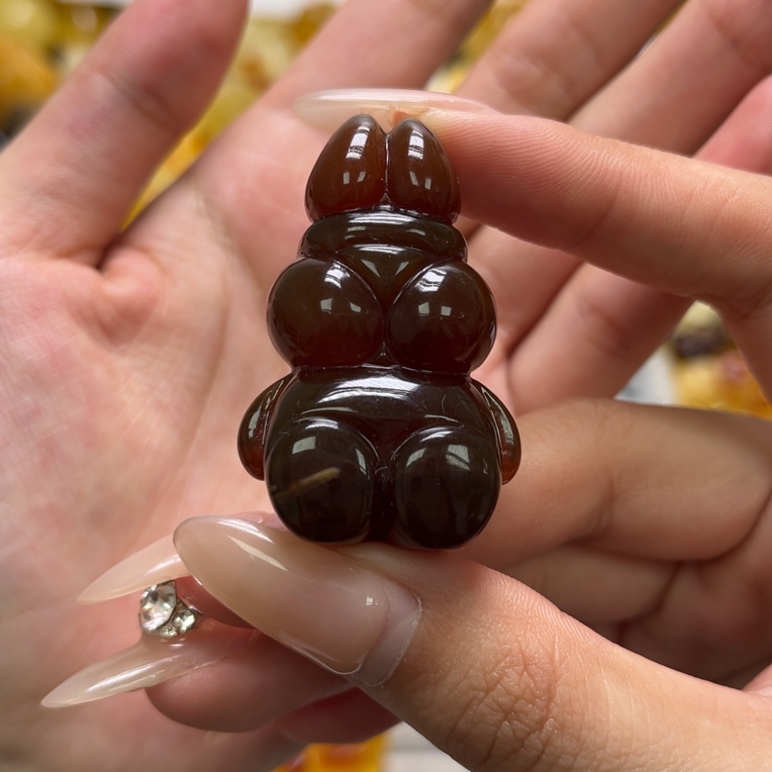 琥珀未镶嵌裸石天然琥珀棕红兔子全品吊坠