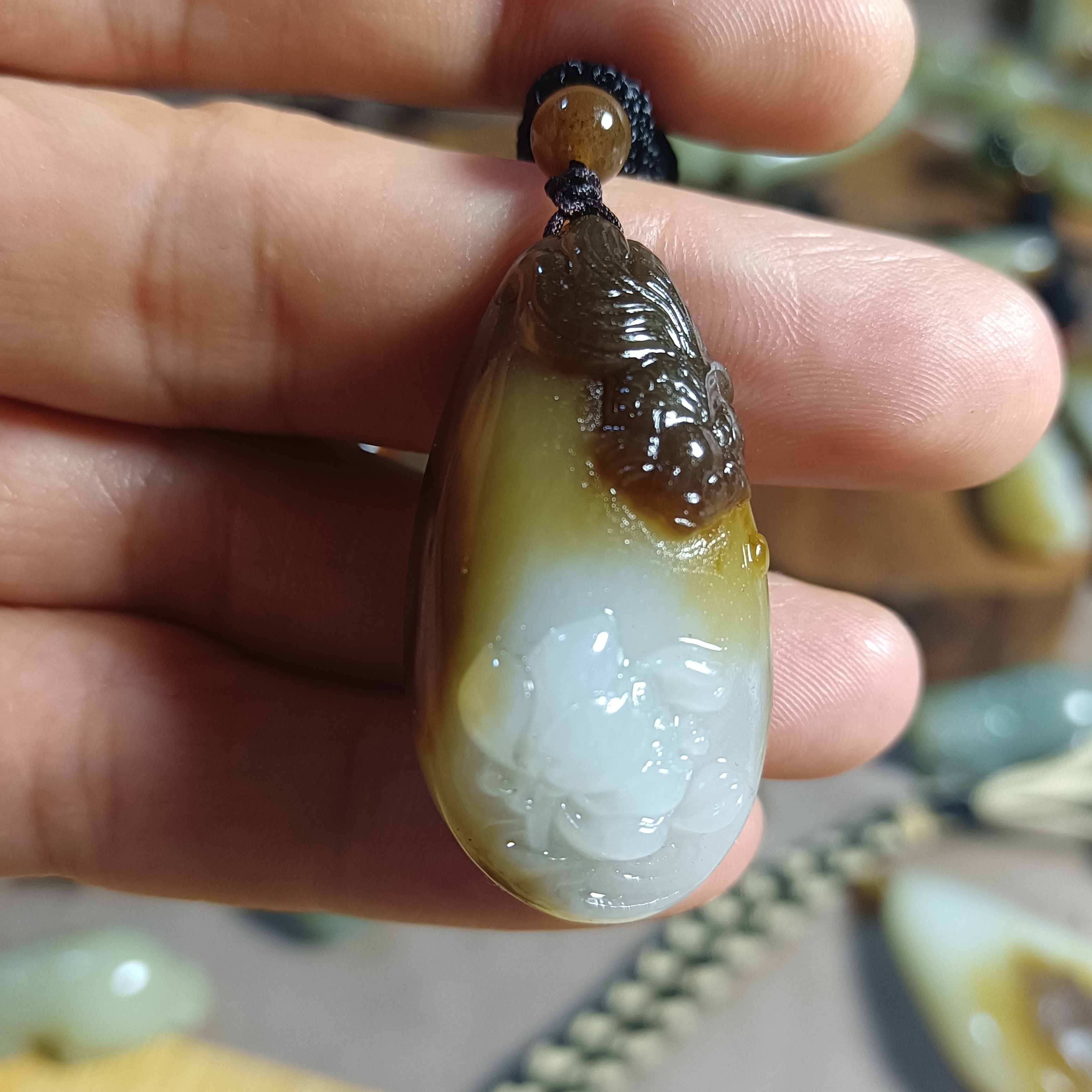 和田玉糖白吊坠油润细腻