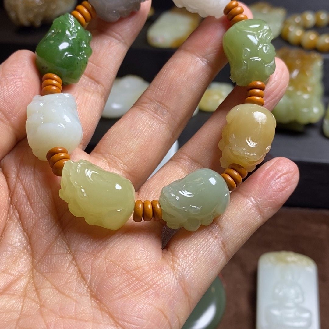 ****快和田玉未镶嵌手链