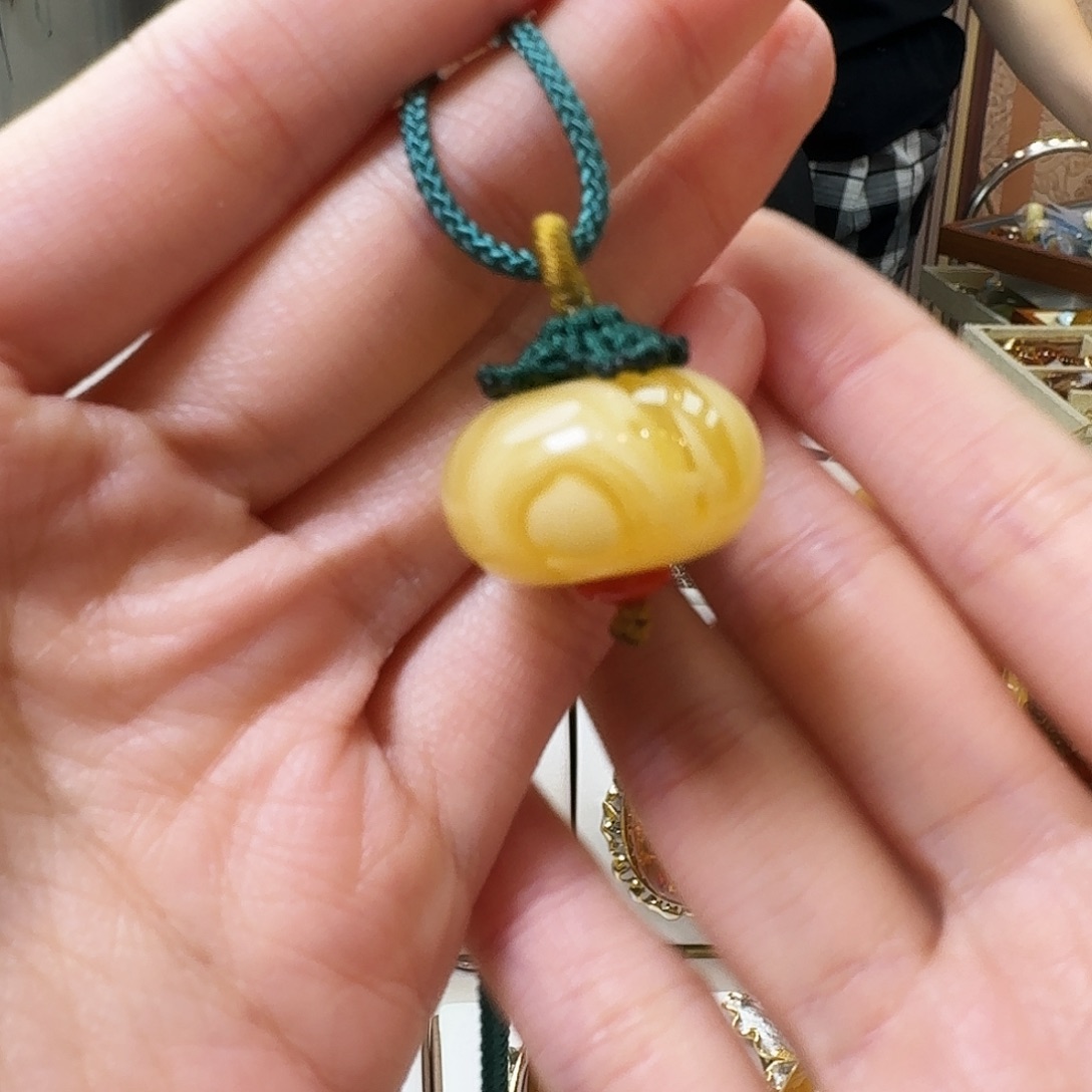 琥珀未镶嵌颈饰吊坠