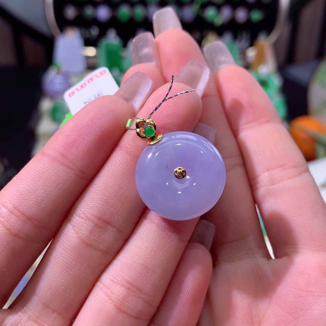 翡翠颈饰18K金镶嵌翡翠