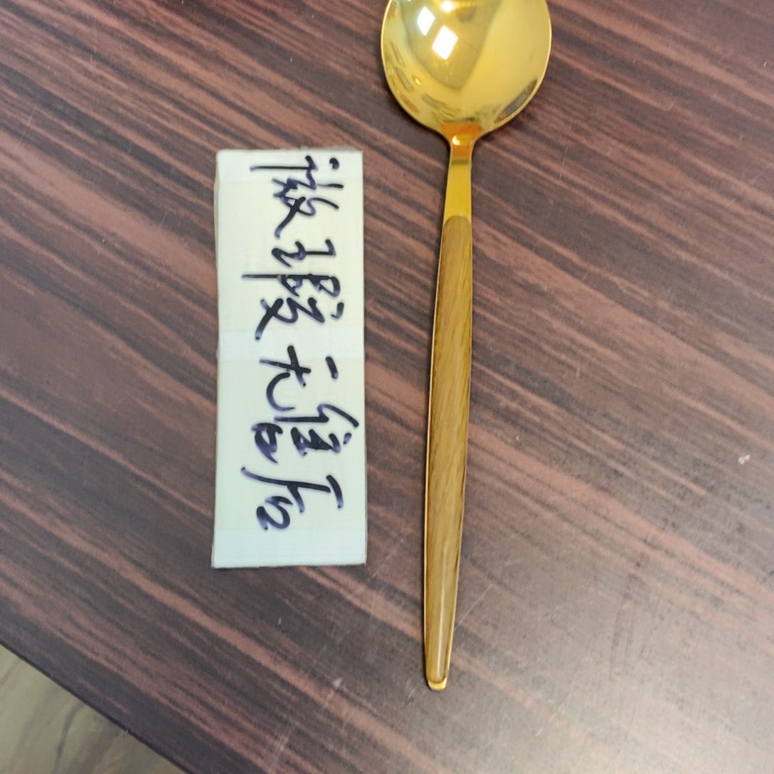 瓷片伊*红色大茶壶…………………………