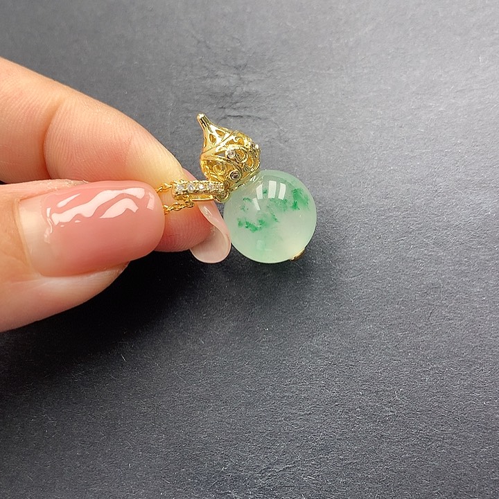 石英质玉未镶嵌颈饰